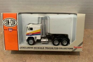 Con-Cor 0001-008143 1:87 COE Tractor Colonel Barnum Shows
