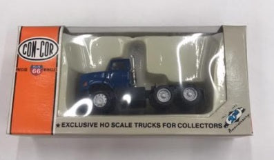 Con-Cor 652000 1:87 Blue Ford Aeromax Tractoe Short Version