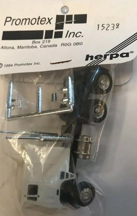 Herpa 15239 1:87 White Supercab Freightliner Coe Tractor Kit