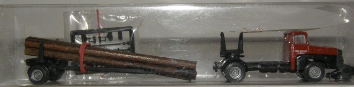 IHC 14-301 HO Scale Log Truck W/Loader Cherry River Boom & Lumber Co.