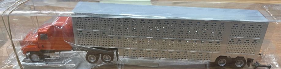 Herpa 6349 HO Orange & Gray Mack CH 613 with 48' Livestock Trailer