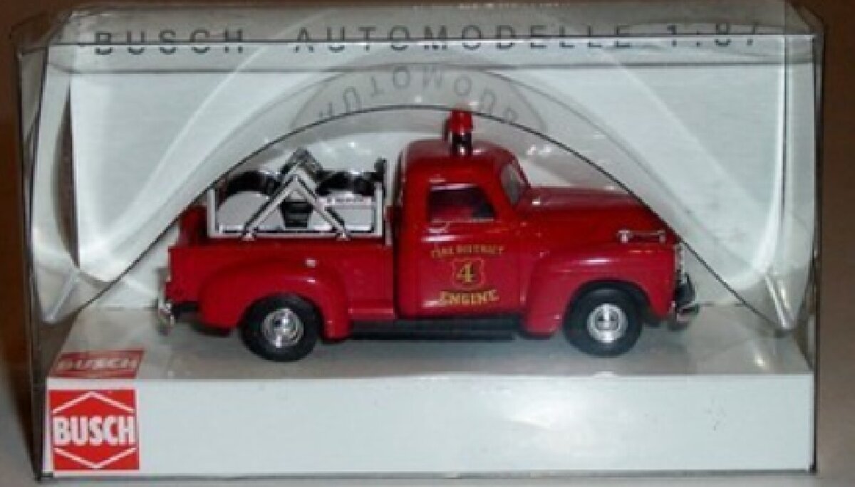 Busch 48207 HO 1:87 Chevrolet Pick-Up Mini Pumper Fire District 4 Fire Truck
