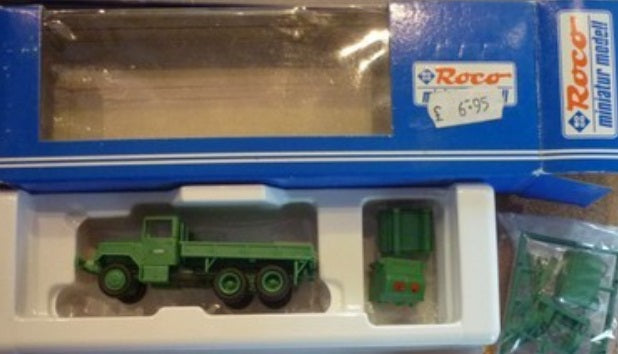 Roco 1513 1:87 GMC w/fuel Station