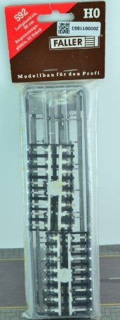 Faller 180592 HO 1:87 Crash Barrier Set 31.5" 32 Markers