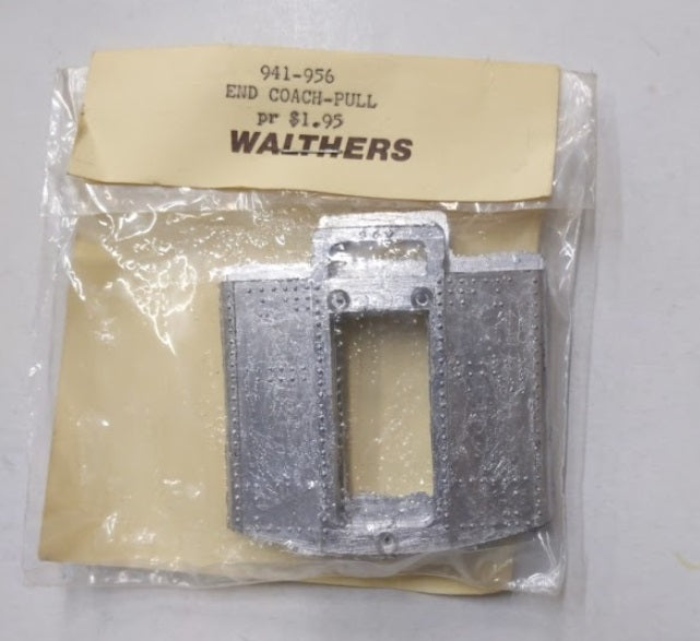 Walthers 941-956 O Metal Coach Car Ends (Pack of 2)