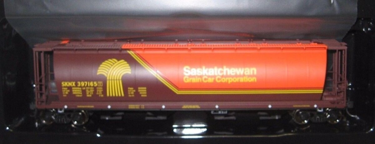 Walthers 910-7192 HO Saskatchewan Grain 59' Cylindrical Hopper SKNX#397165