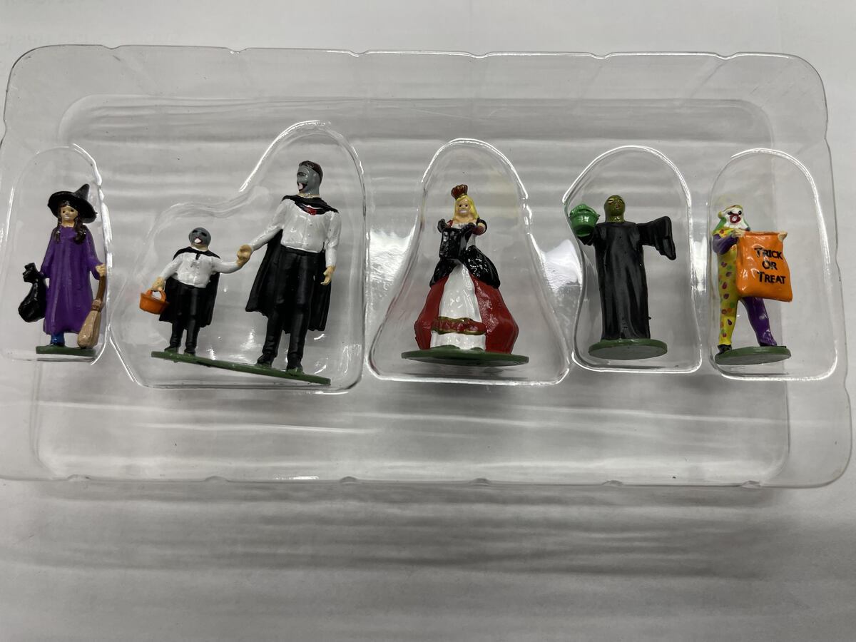 Lionel 1930070 O Trick or Treaters Figures (Set of 5)l