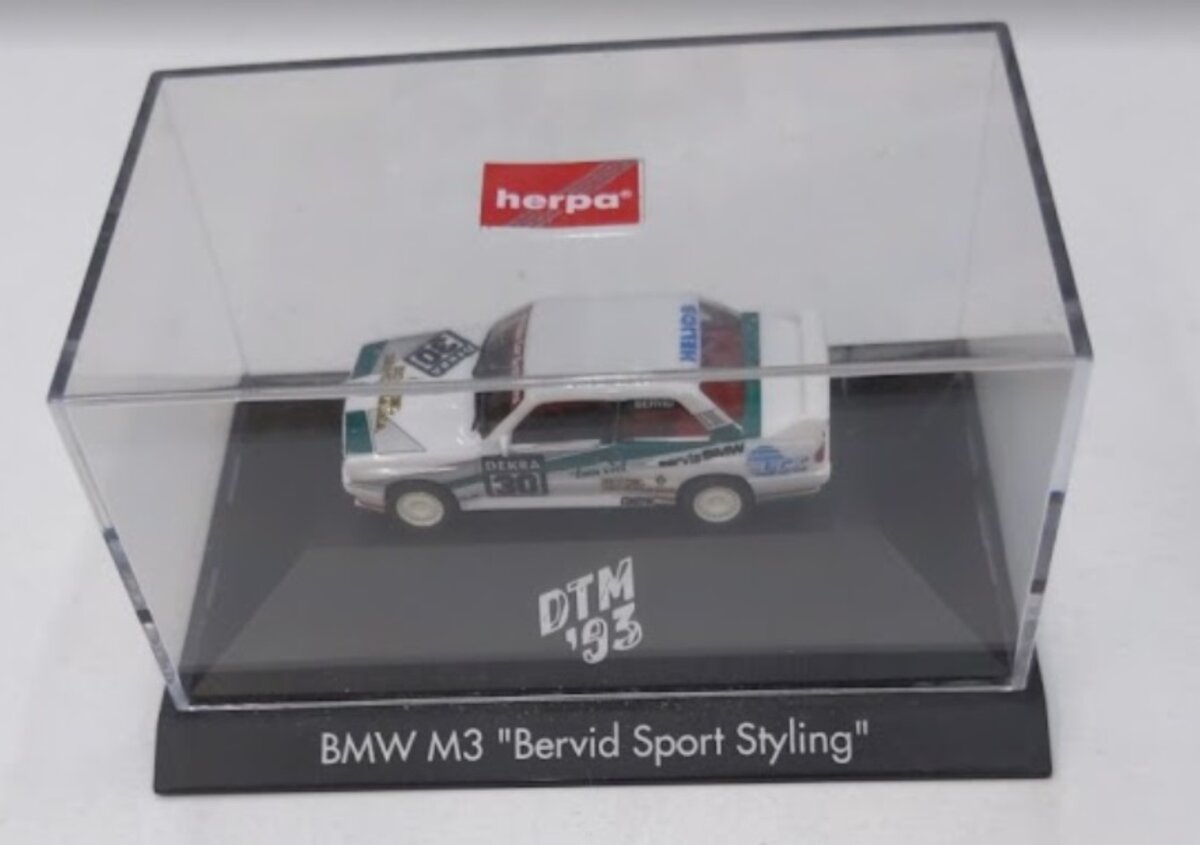 Herpa 035811 HO #30 DTM 1993 BMW M3 "Bervid Sport Styling" #30 Race Car
