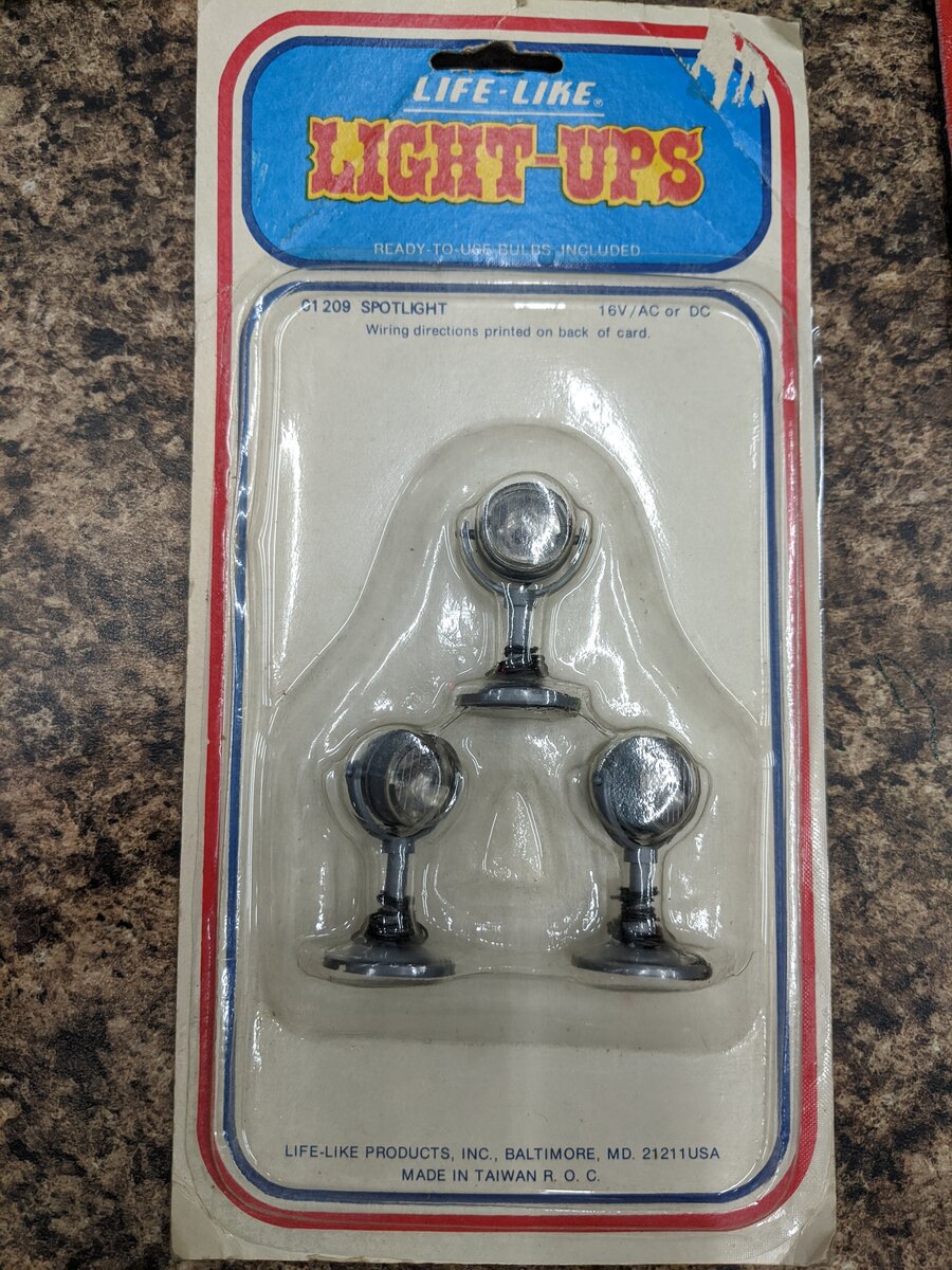 Life Like 01209 HO Light-ups Spotlight (Pack of 3)