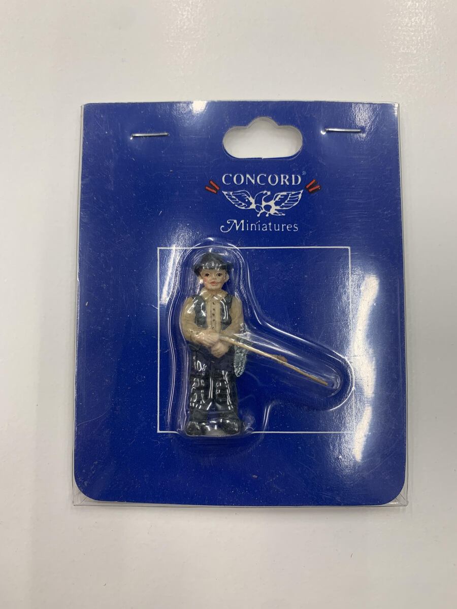 Concord Miniatures M1666 HO Our Town Fly Fisherman