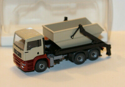 Wiking 6790332 HO Cream and Red Absetzkipper (MAN T-A M)