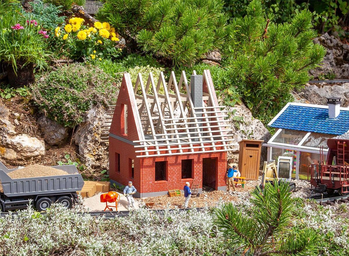 Pola 331083 G Detached House Shell