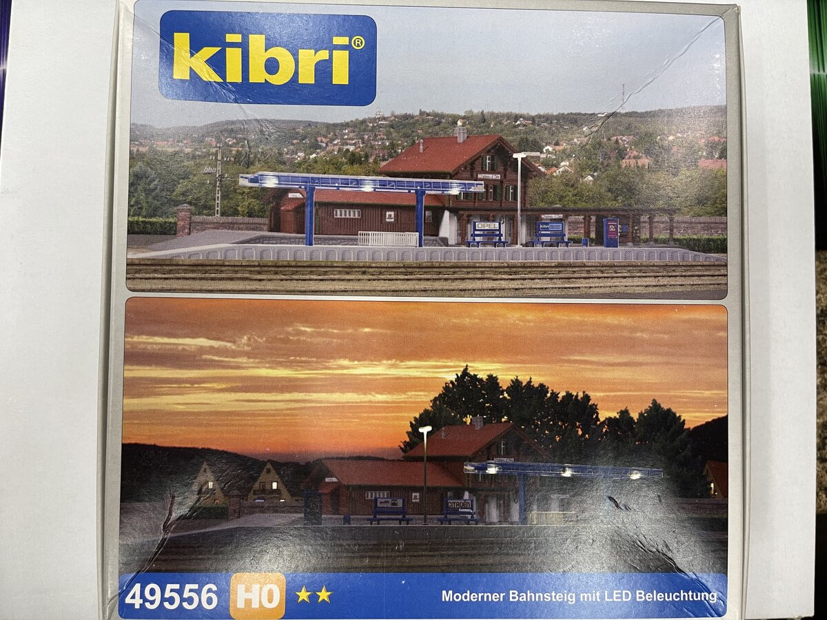 Kibri 49556 HO Moderner Platform with LED Lighting Building Kit