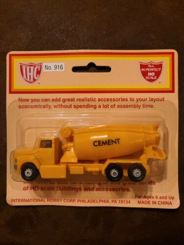 IHC 916 HO Scale Yellow Cement Mixer Truck