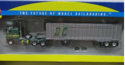 Athearn 70995 1:87 DC Trucking Co. Freightliner