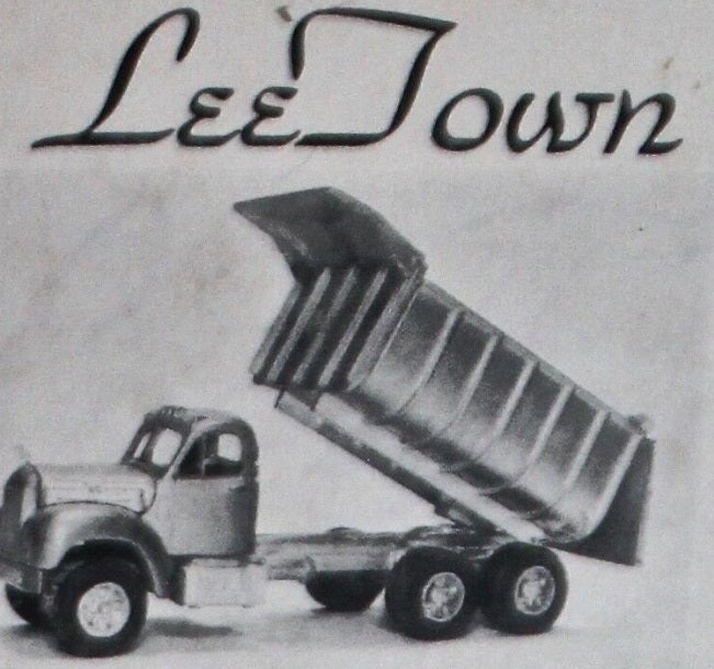Lee Town 432-3011 HO B-42 Mack Curved Side Dump Truck, Tandem Axle