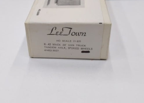 Lee Town 432-3027 HO Scale B-42 Mack 24' Van Truck Tandem Axle Spoked Wheels
