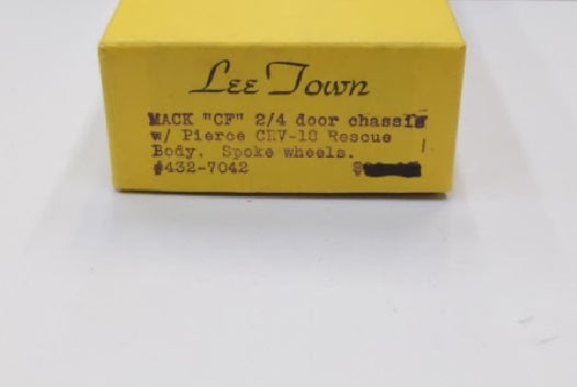 Lee Town 432-7042 HO Scale MACK "CF"2/4 Door Chassis W/ Pierce CRV-18