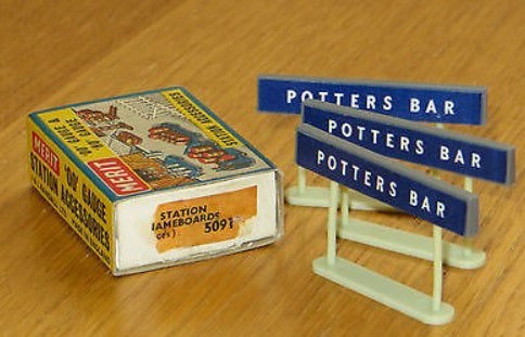 Merit International 5091 HO/OO Station Nameboards 3 Pieces