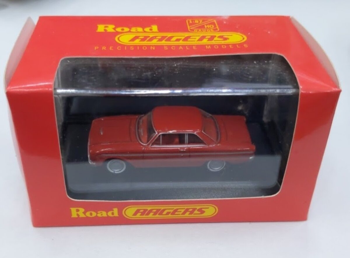 Road Ragers 1:87 Red 1964 XM Coupe Red Satin