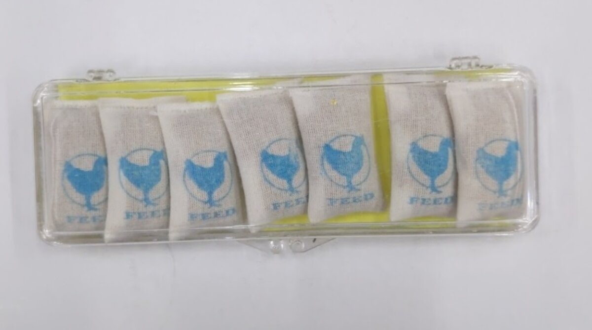 Layout Miniatures G Scale 7 Chicken Feed Sacks
