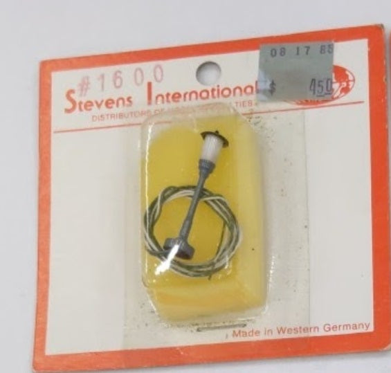 Stevens International 1600 Z Scale Street Light