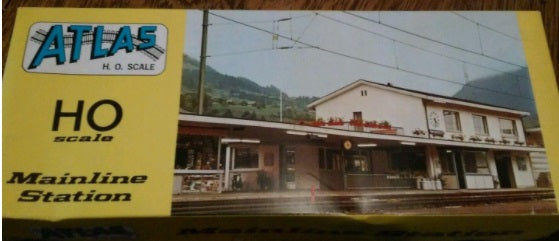 Atlas 762/400 HO Mailline Station Building Kit