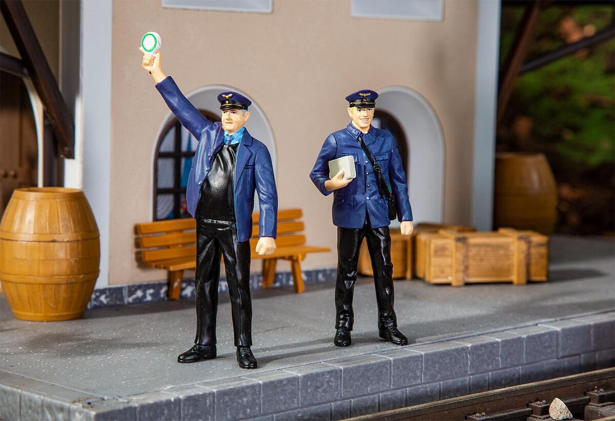 Pola 331506 G Railway Conductor Figures (Box of 2)