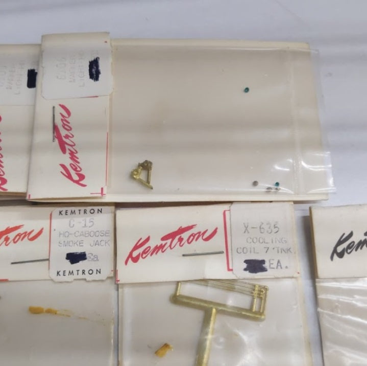 Kemtron HO Lot of 23 Assorted Brass Parts, Stacks, Ends, Handrail, Head Light