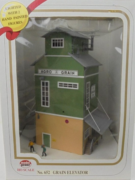 Model Power 652 HO Grain Elevator Built Up