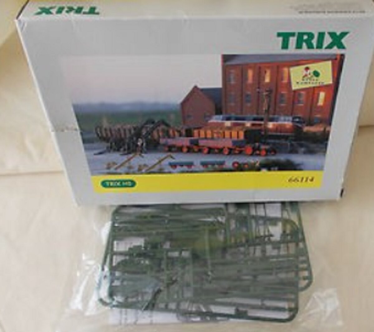 Trix 66114 HO Sugar Beets Refinery Accessory Set