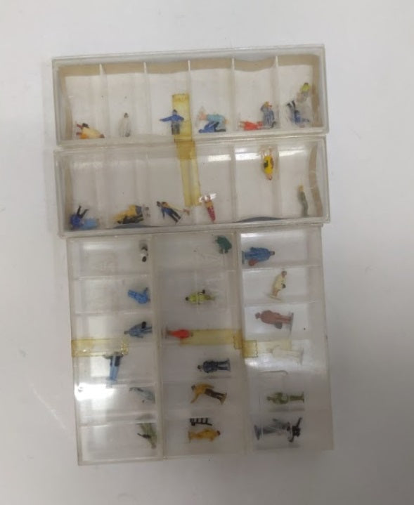 Atlas L-1 / Preiser Lot of 5 N Scale Assorted Figure Packs