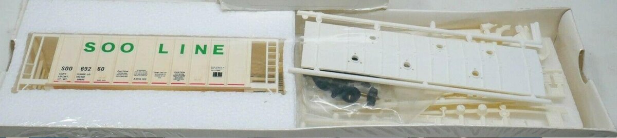 Walthers 932-4601 HO SOO Line Single Bay Airslide Kit #69260