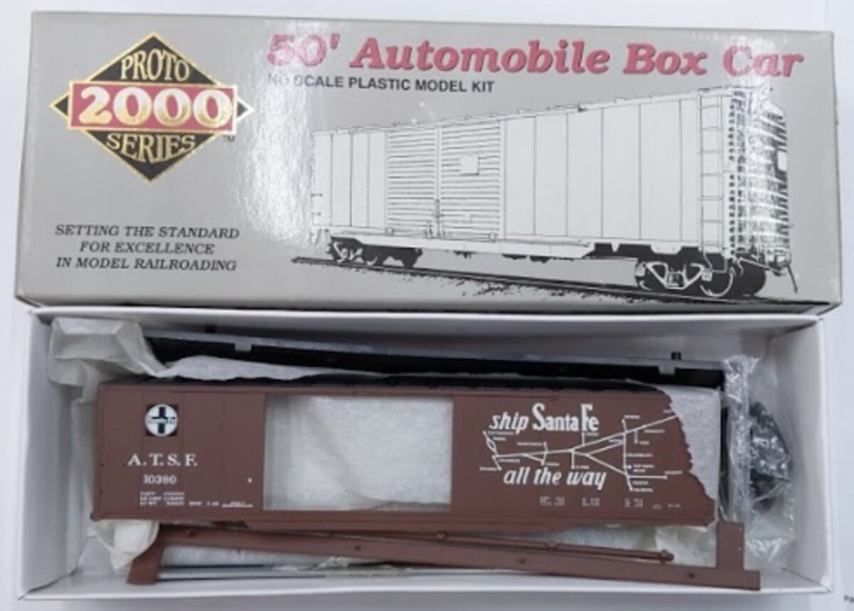 Life Like 8405 HO 50' Proto 2000 50' Automoblie Box Car "AT&SF #10380" Kit