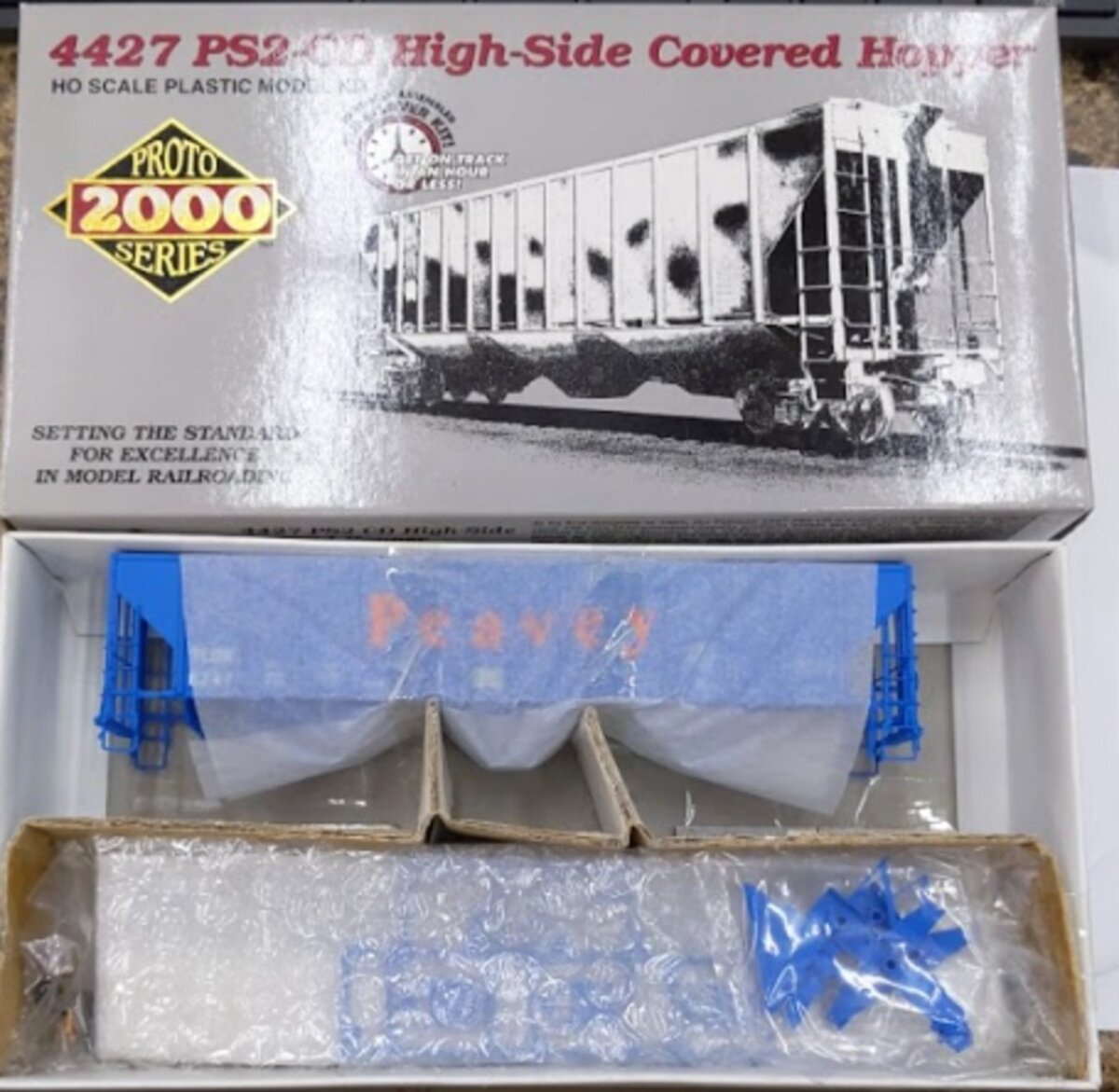 Life Like 30133 HO Proto 2000 High-Side Covered Hopper "Peavy #6247" Kit