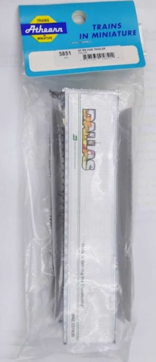 Athearn 5851 HO 45' Burlington Northern Dallas Hub Trailer Kit