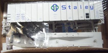 Walthers 932-9072 HO NAHX Staley 50' Airslide Hopper Car #90218 Kit