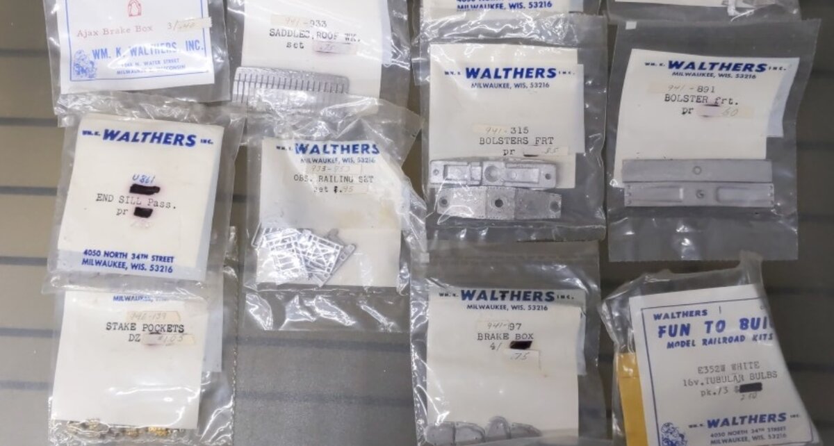 Walthers L-7 Lot of 21 O and HO Assorted Parts and Kits