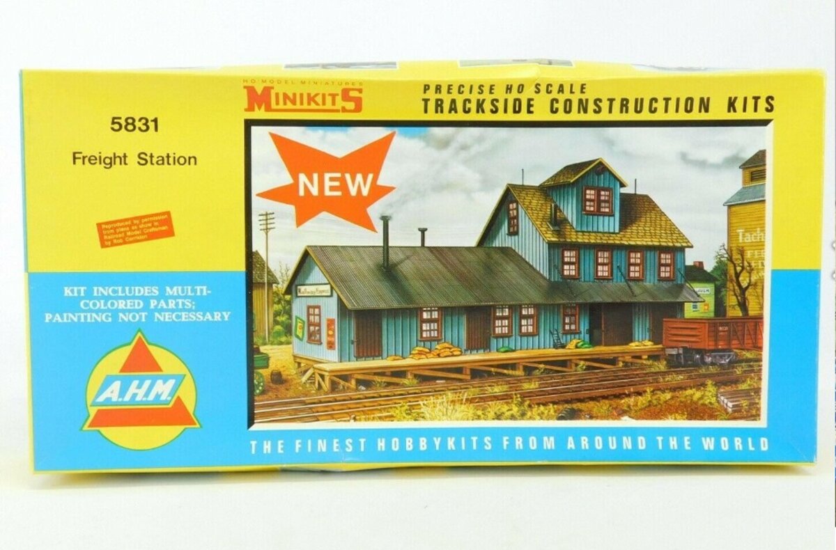 AHM 5831 HO Freight Station Building Kit