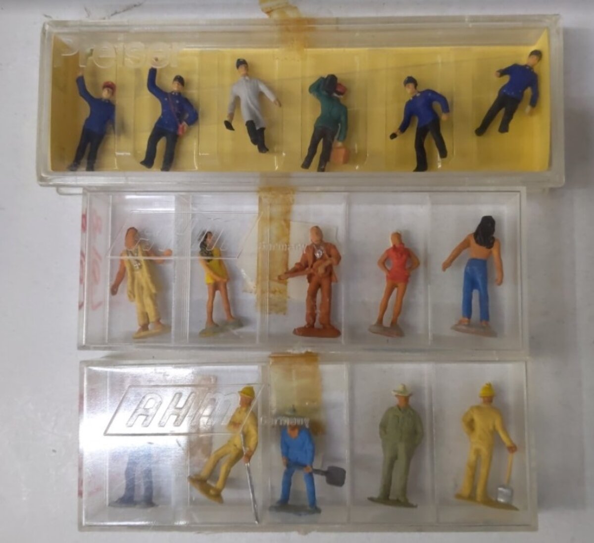 AHM and Preiser L-1 Lot of 3 HO Figures Railroad, Construction Workers, Hippes