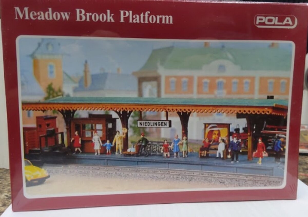 Pola 11555 HO Meadow Brook Platform Kit