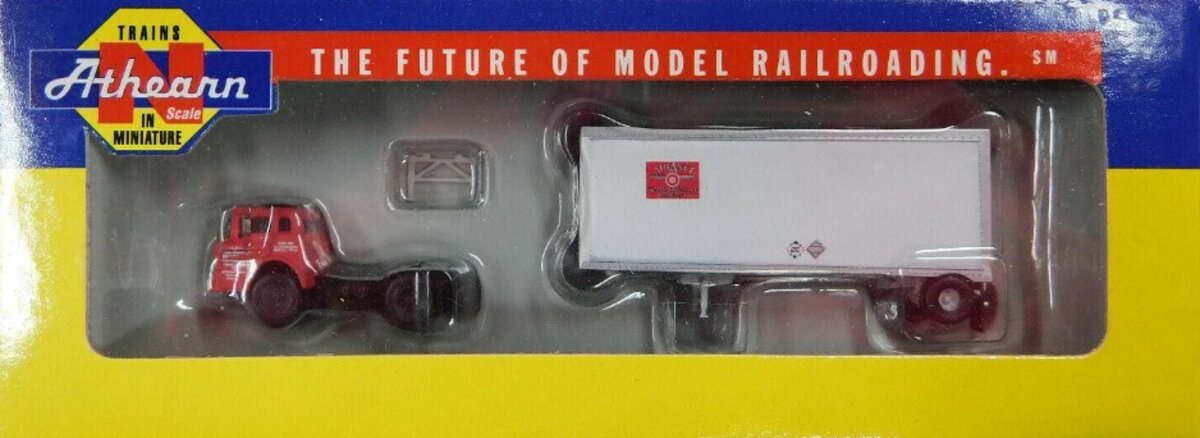 Athearn 10804 N Advance Ford C & 28' Wedge Trailer