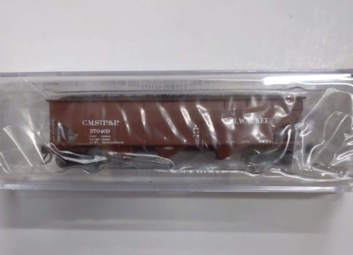 Bluford Shops 73822-370469 N Milwaukee 70-Ton Offset-Side 3-Bay Hopper