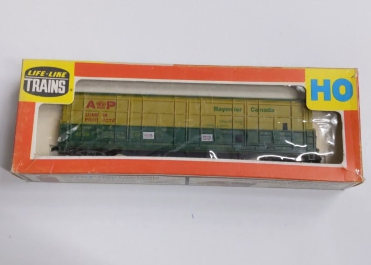 Life Like 4855 HO AP Lumber 54' Thrall Door Box Car #4855