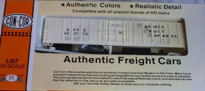 Con-Cor 0001-009802-5 HO 57' Mech Reefer PFE White Car Black Lettering # 453779