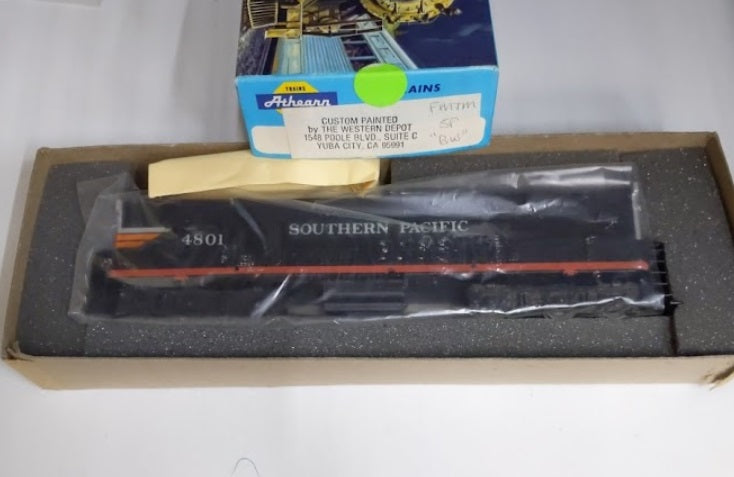 Athearn HO Southern Pacific Powered Diesel Locomotive Engine #4801