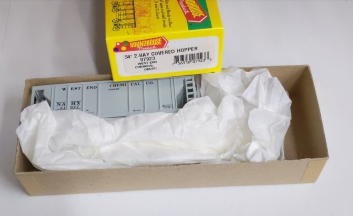 Roundhouse 07923 HO West End Chemical NAHX 34' 2-Bay Hopper Car Kit