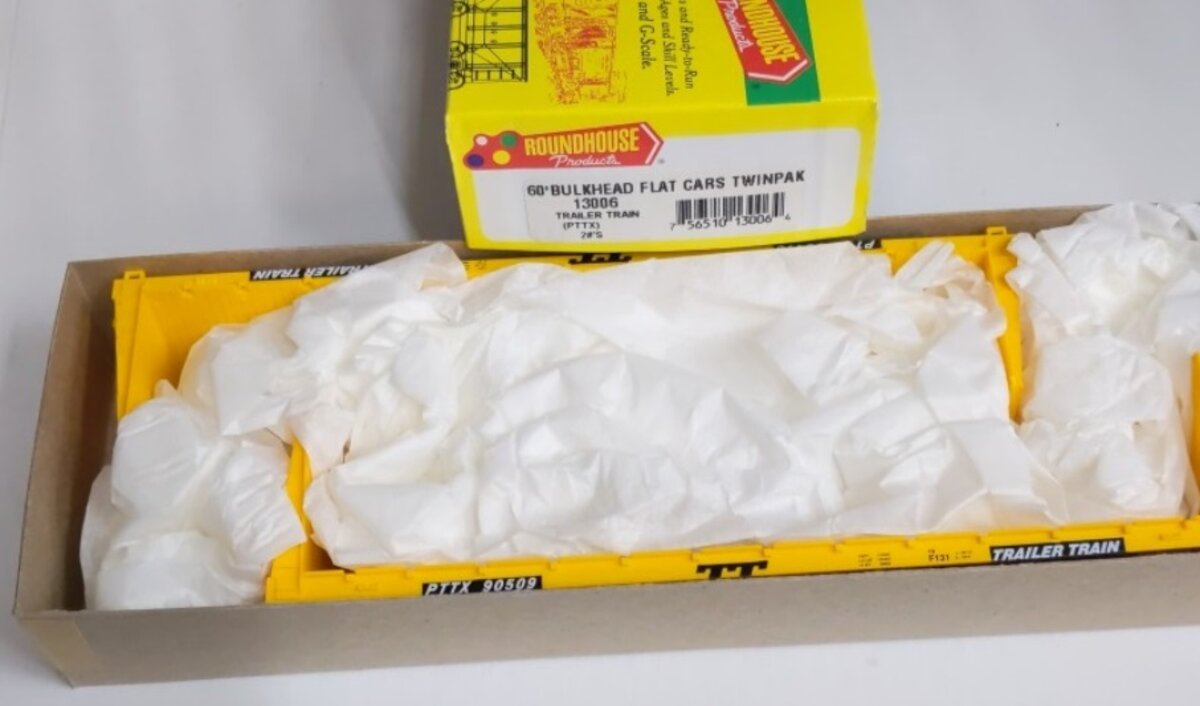 Roundhouse 13006 HO PTTX Trailer Train 60' Bulkhead Flat Cars Kit (Pack of 2)