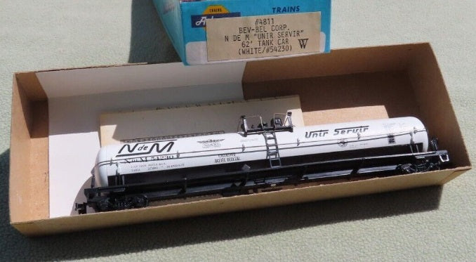 Athearn 4811 HO Bev-Bel Corp N de M Unir Servir 62' Tank Car # 54230 Kit