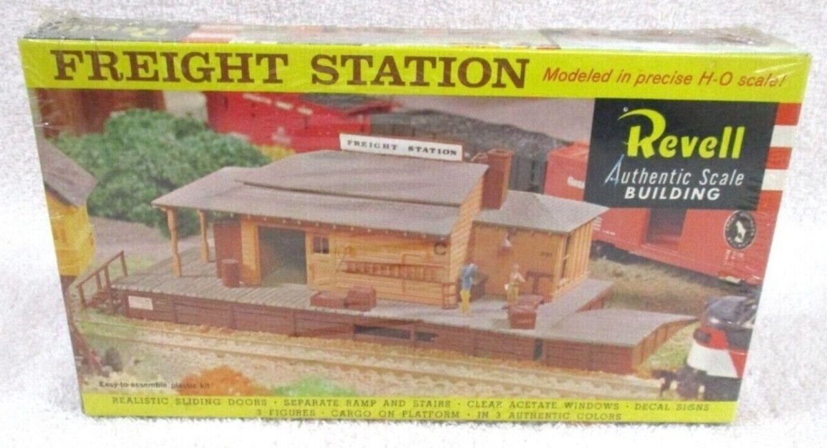 Revel T-9020:1.50 HO Freight Station Building Kit